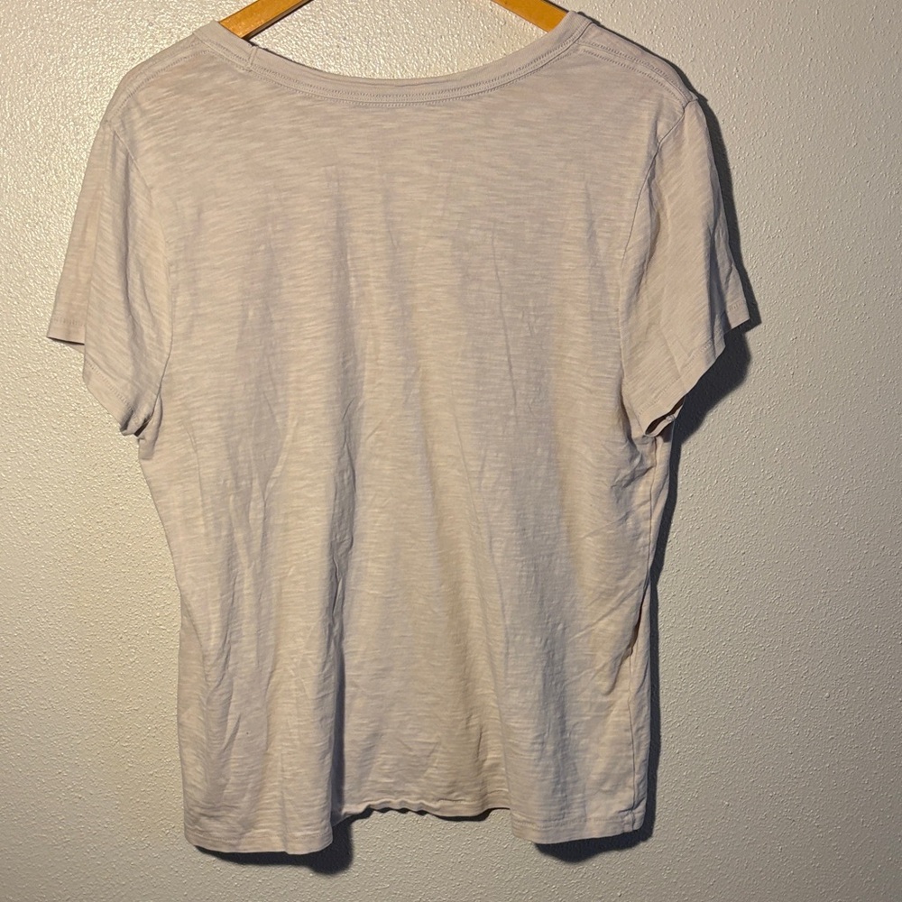 Universal Thread Light Gray V-Neck Tee - Picture 3 of 4